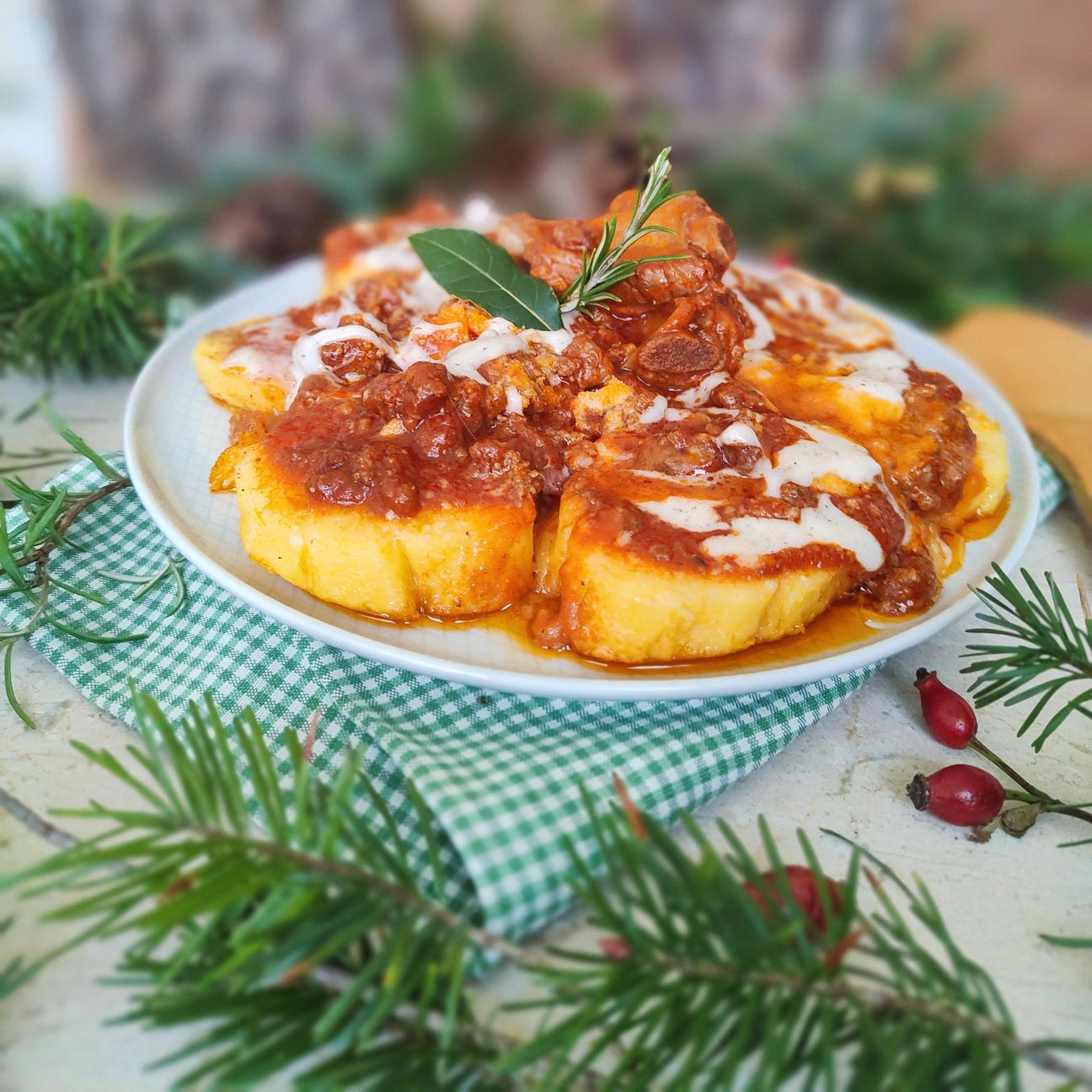 Gnocchi di polenta con sugo di spuntature