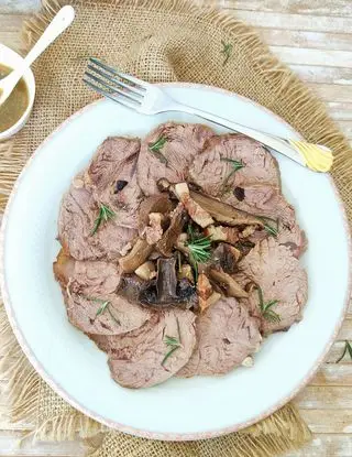 Ricetta Arrosto di vitella con funghi porcini e guanciale di _paola_catalano