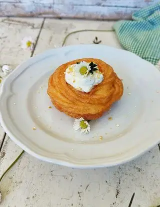 Ricetta Zeppole fritte con crema di ricotta e polvere di limone di _paola_catalano