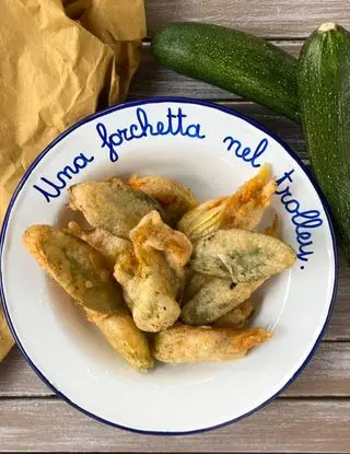 Ricetta Fiori di zucca con ricotta e alici di unaforchettaneltrolley