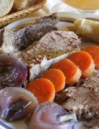 Ricetta Bollito freddo di manzo aromatico con verdure e spezie di rosaruccia