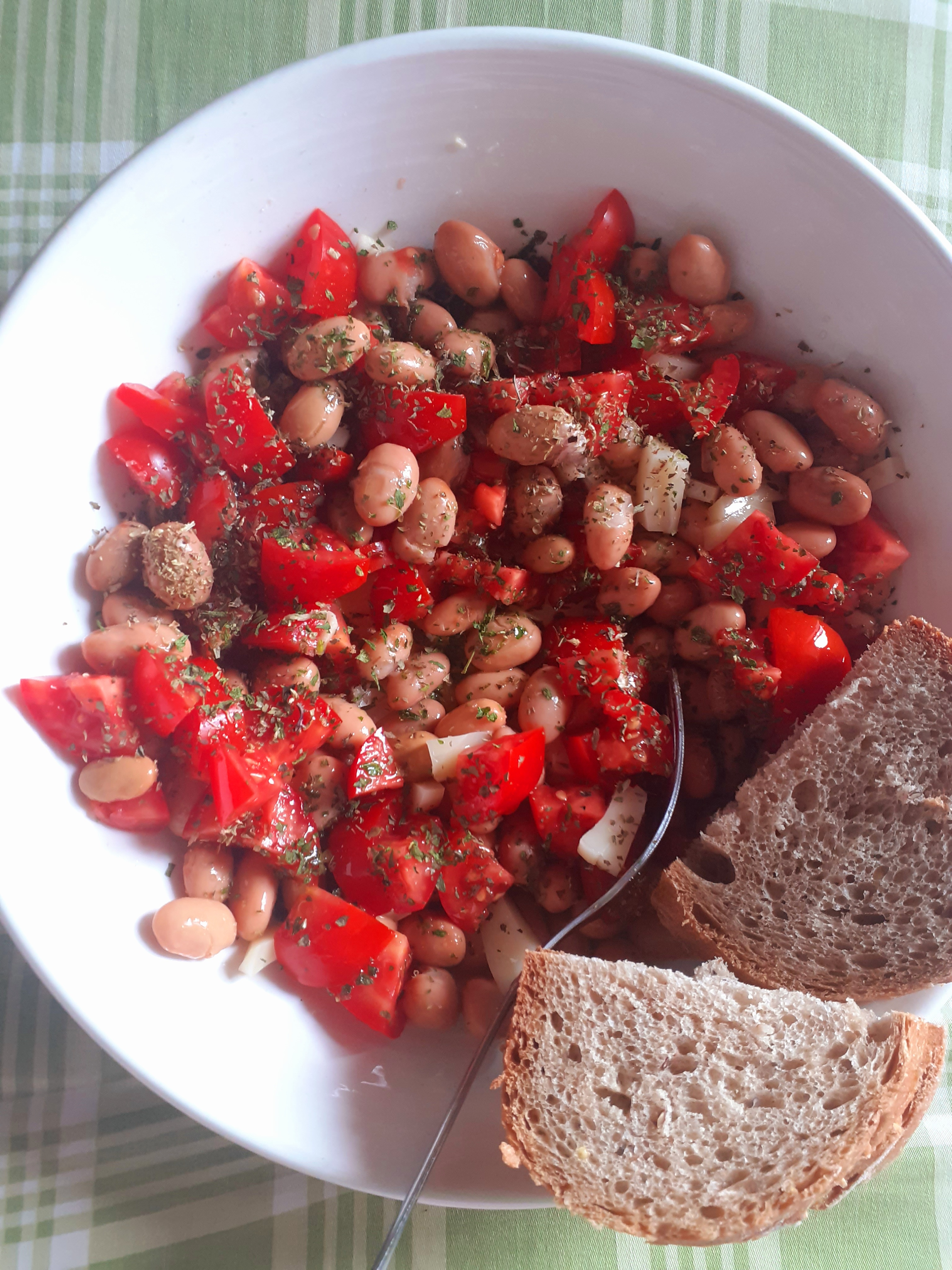 Insalata di Fagioli Cannellini con Pomodorini Freschi e