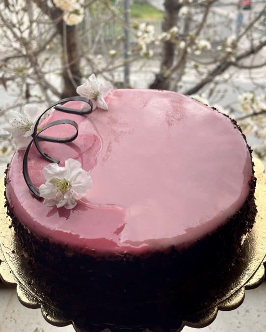 Torta di San Valentino (semifreddo al cioccolato con geleè ai lamponi e  glassa a specchio) – Valery's whisper