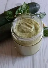 Ricetta Pesto di zucchine con noci e pinoli🥒