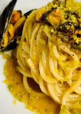 Ricetta Spaghetti con cozze e aglio nero 😋