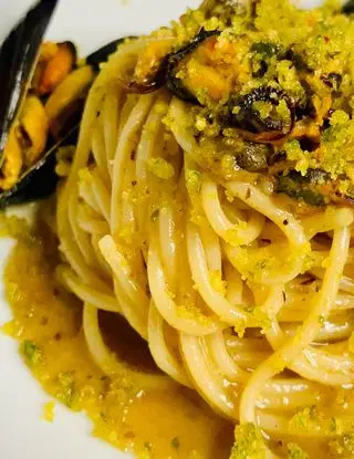 Ricetta Spaghetti con cozze e aglio nero 😋 di Papachef.italia