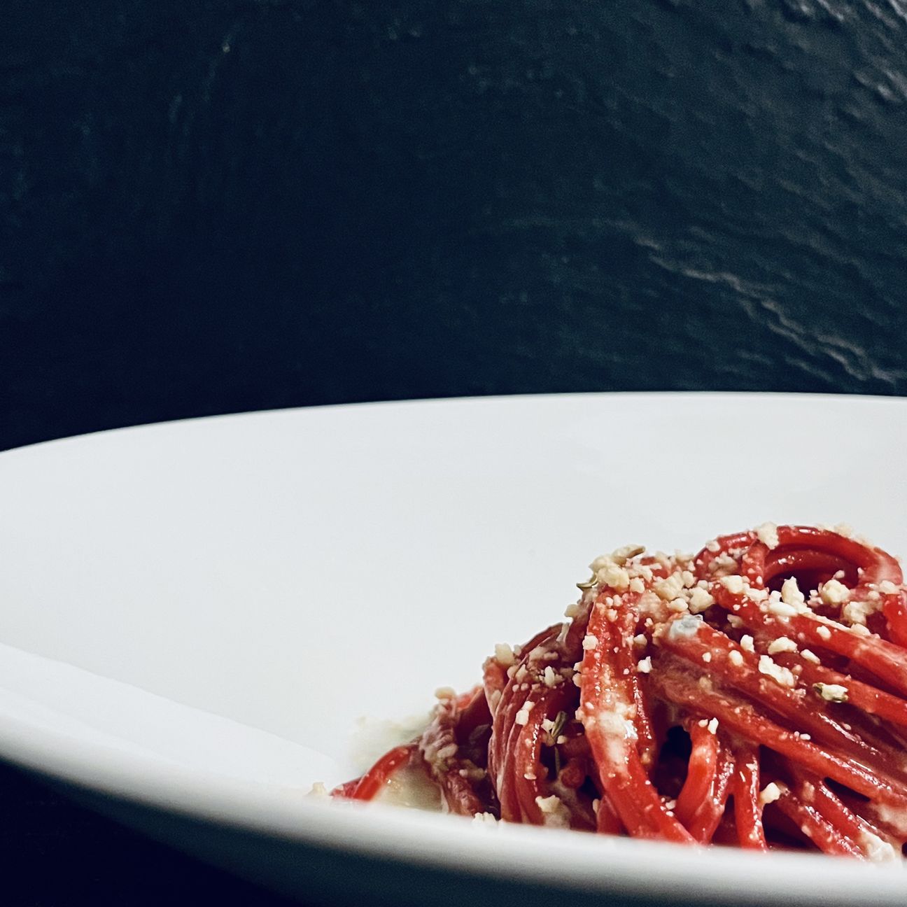 🌾Spaghetti alla barbabietola, fondente al gorgonzola e tarallo 😋