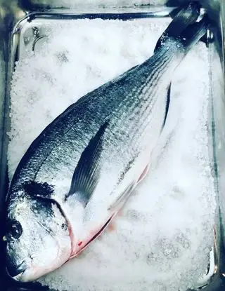 Ricetta 🐟 Orata al sale 🧂 di Papachef.italia