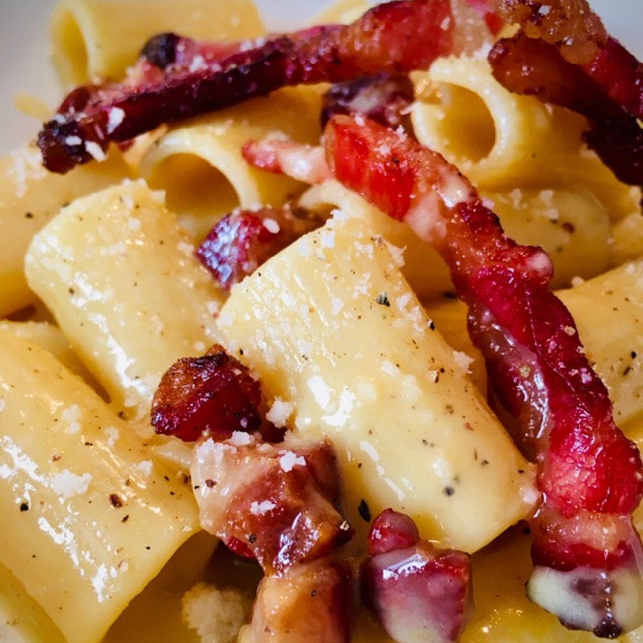 Rigatoni alla Carbonara.