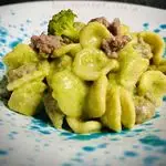 Ricetta 🌾Orechiette con crema di broccoli e salsiccia 🥦😋