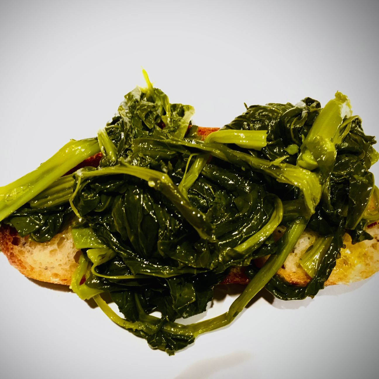 Bruschetta con cime di rapa stufate