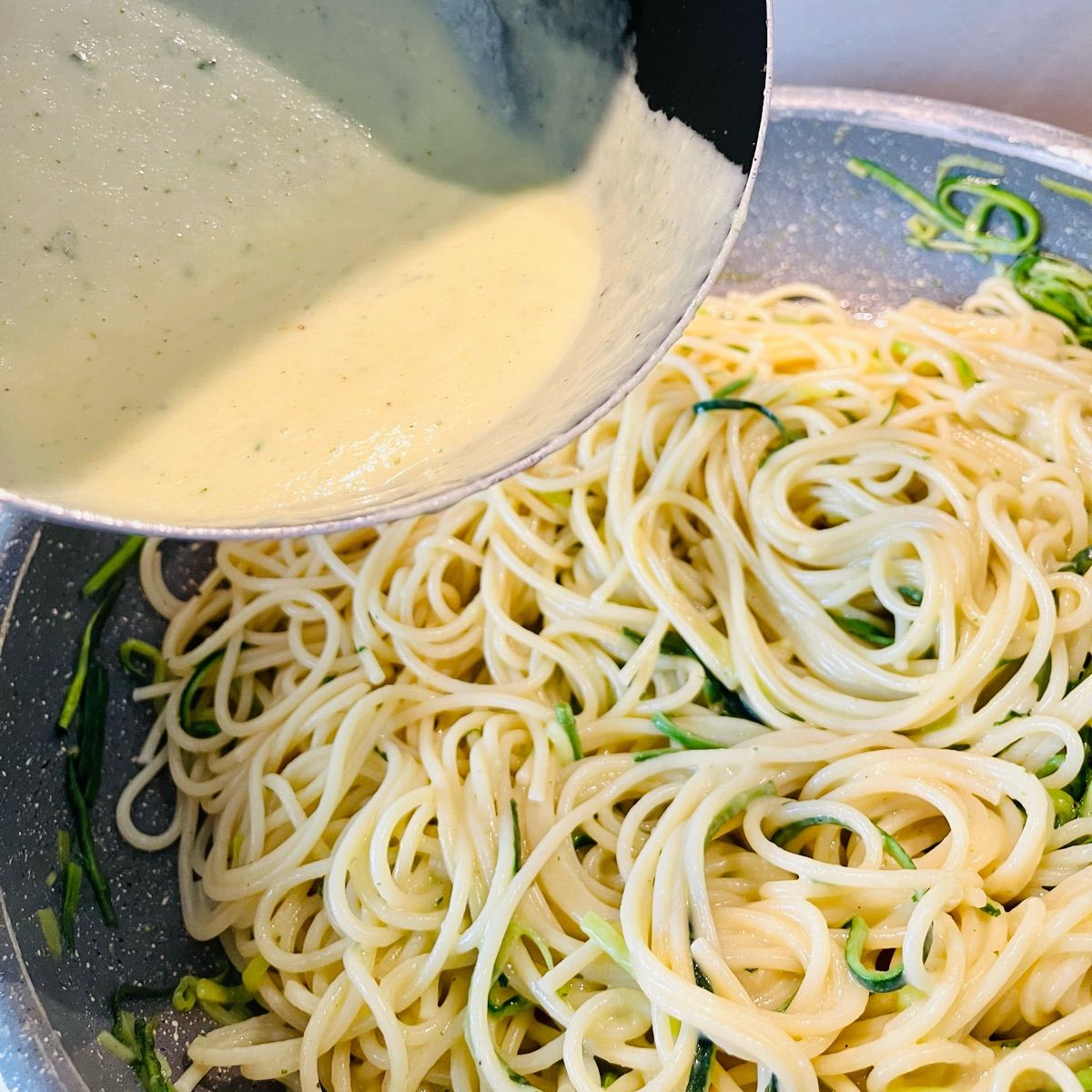 🌾Spaghetti con crema di zucchine e parmigiano 😋👍