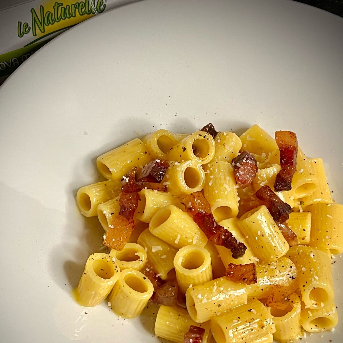 Mezzi rigatoni alla carbonara