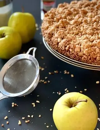 Ricetta Torta sbriciolata con crema pasticcera alle mele e crumble di mele di ambrabigi