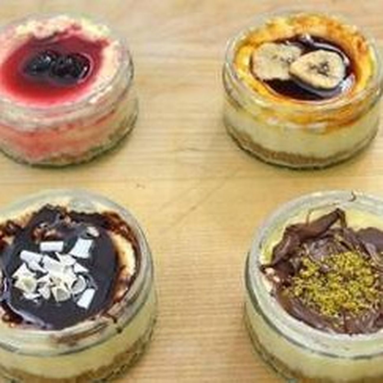 Cheesecake in bicchieri di vetro