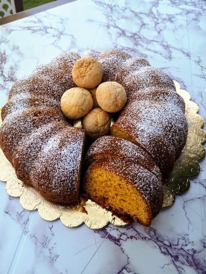 Ciambella all'amaretto