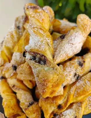 Ricetta 𝑻𝒐𝒓𝒄𝒆𝒕𝒕𝒊 𝒅𝒊 𝒑𝒂𝒔𝒕𝒂 𝒔𝒇𝒐𝒈𝒍𝒊𝒂, 𝒄𝒓𝒆𝒎𝒂 𝒑𝒂𝒔𝒕𝒊𝒄𝒄𝒆𝒓𝒂 𝒆 𝒈𝒐𝒄𝒄𝒆 𝒅𝒊 𝒄𝒊𝒐𝒄𝒄𝒐𝒍𝒂𝒕𝒐 di marina3