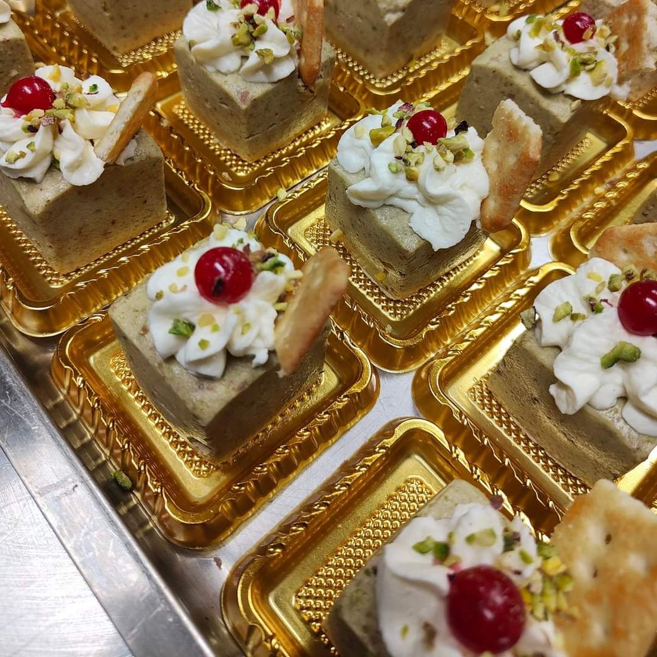 "Delizie natalizie" monoporzioni mousse di mortadella e pistacchio