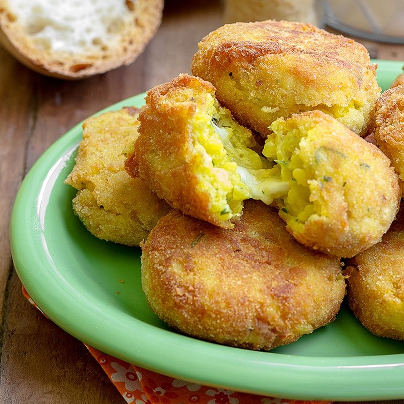 CROCCHETTE di RISO allo zafferano con pancetta e mozzarella