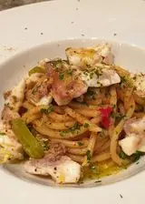 Ricetta Spaghettone di Gragnano risottato con bottarga, olive taggiasche, scorza di limone e filetti di orata in crosta di sale