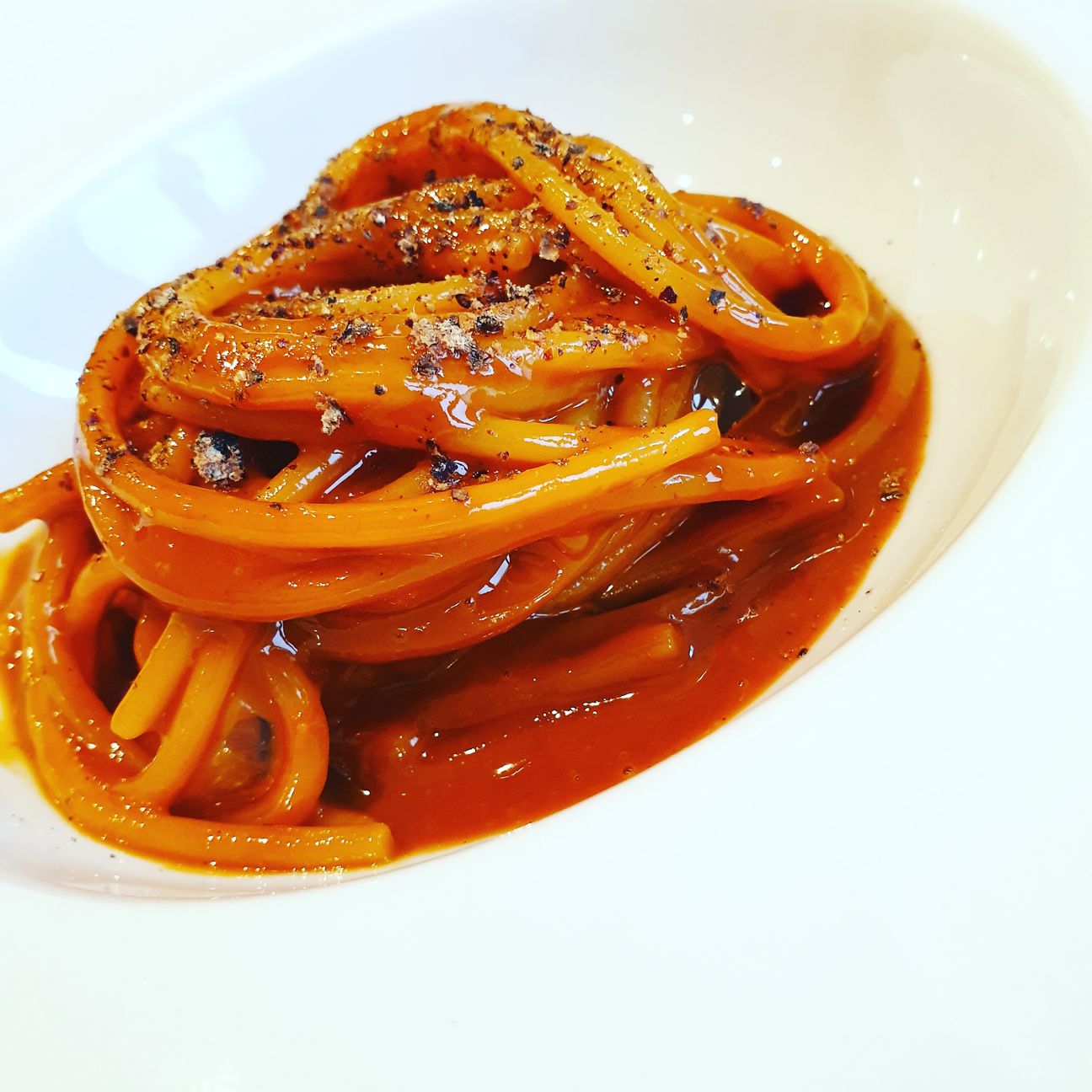 Spaghettoni all'estratto di mare