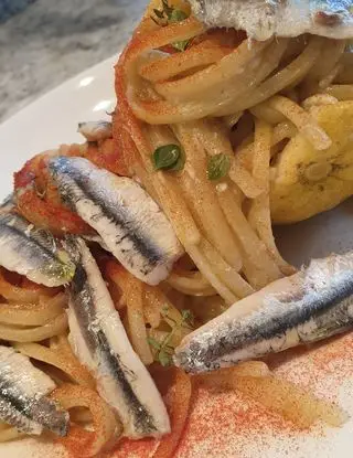 Ricetta Linguine alle alici fresche e limone con polvere di peperone crusco, timo e maggiorana di robertobabbilonia