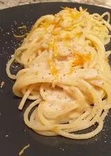 Ricetta Spaghetti al pecorino, pepe bianco e pompelmo rosa