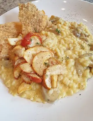 Ricetta Risotto allo zabaione salato con ovuli in doppia consistenza, zenzero, timo, pepe cubebe e cialda di parmigiano di robertobabbilonia