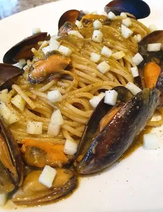 Ricetta Spaghettini risottati alle cozze, zenzero e mela verde di robertobabbilonia