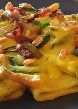 Ricetta Paccheri in crema di zucchine con curcuma e zenzero, zucchine trifolate, guanciale e pinoli tostati