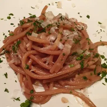 Ricetta Spaghettoni al vino rosso e pecorino di Robertobabbilonia