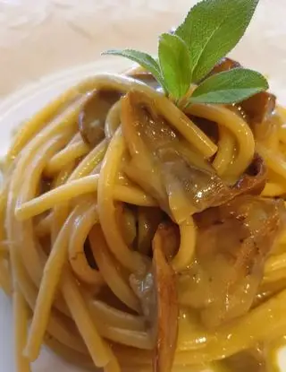 Ricetta Spaghettoni al succo di salvia con porcini trifolati e grana di robertobabbilonia