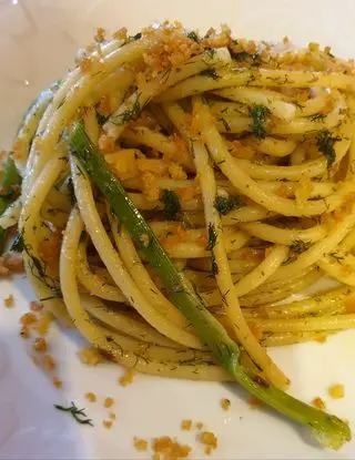 Ricetta Bucatini con acciughe e finocchietto selvatico di robertobabbilonia