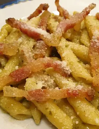 Ricetta Penne al pesto con guanciale croccante e pecorino di robertobabbilonia