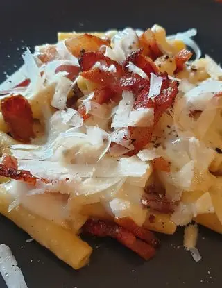 Ricetta Sigarette ziti in crema di topinambur con guanciale croccante, pepe e scaglie di pecorino di robertobabbilonia