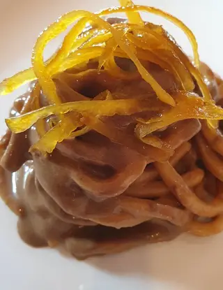 Ricetta Tonnarelli alla crema di zucca e aglio nero con caprino e scorza di limone caramellata di robertobabbilonia