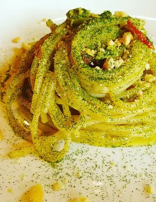 Ricetta Vermicelli Garofalo con olio alle foglie di fico, aglio, peperoncino, polvere di foglie di fico e taralli di robertobabbilonia