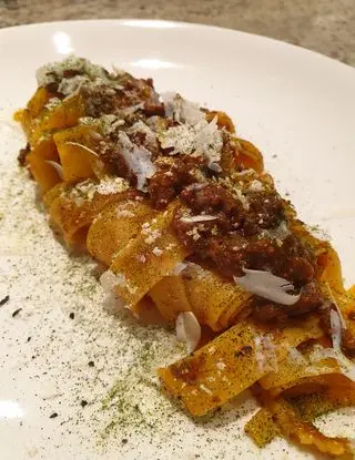 Ricetta Pappardelle con ragù di capriolo, ricotta salata e polvere di alloro di robertobabbilonia