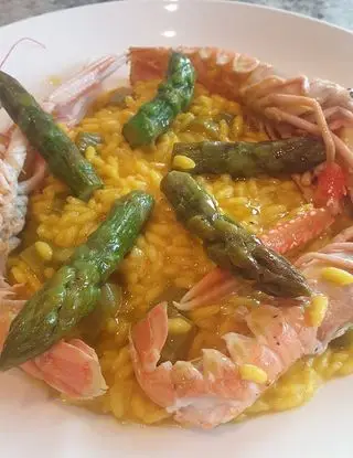 Ricetta Risotto scampi, asparagi e zafferano di robertobabbilonia