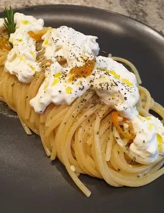 Ricetta Vermicelli Garofalo aglio, olio e peperoncino con burrata e rosmarino di robertobabbilonia