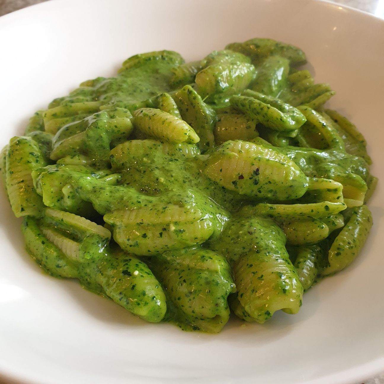Pasta delle due isole Malloreddus al pesto di cavolo nero