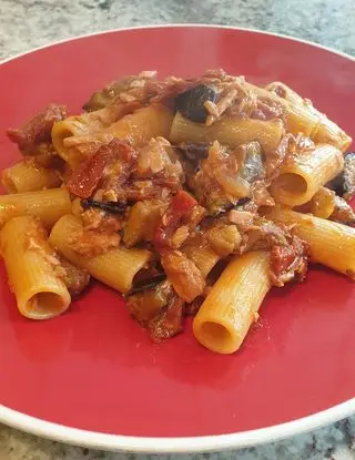 Ricetta Rigatoni tonno, pomodori secchi e melanzane di robertobabbilonia