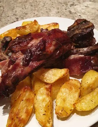 Ricetta Agnello marinato al Porto e cotto al forno, laccato al miele di castagno e patate arrosto di robertobabbilonia