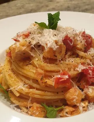 Ricetta Spaghetti con ragù di baccalà, pecorino e menta.
(amatriciana di baccalà) di robertobabbilonia