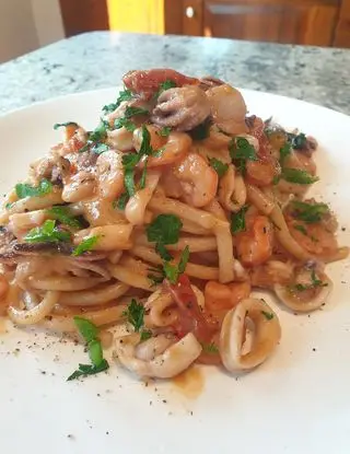 Ricetta Bigoli acqua e farina con ragù di mare e pomodori secchi di robertobabbilonia