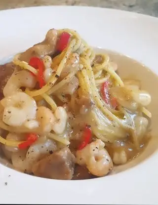 Ricetta Spaghetti gluten free con funghi porcini, gamberetti, erba cipollina e peperoncino fresco di robertobabbilonia