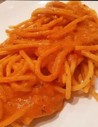 Ricetta Spaghettoni in crema di fagioli cannellini, pomodorini secchi e 'nduja di robertobabbilonia