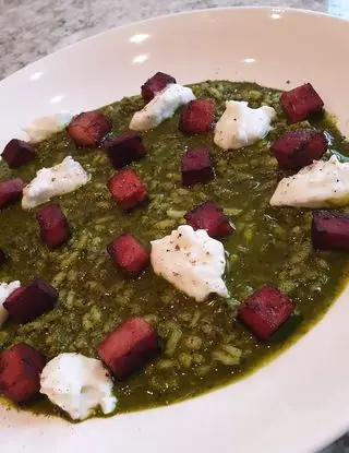 Ricetta Minestra di riso con crema di cavolo nero, cubotti di mortadella piastrati e fiocchi di stracchino di robertobabbilonia