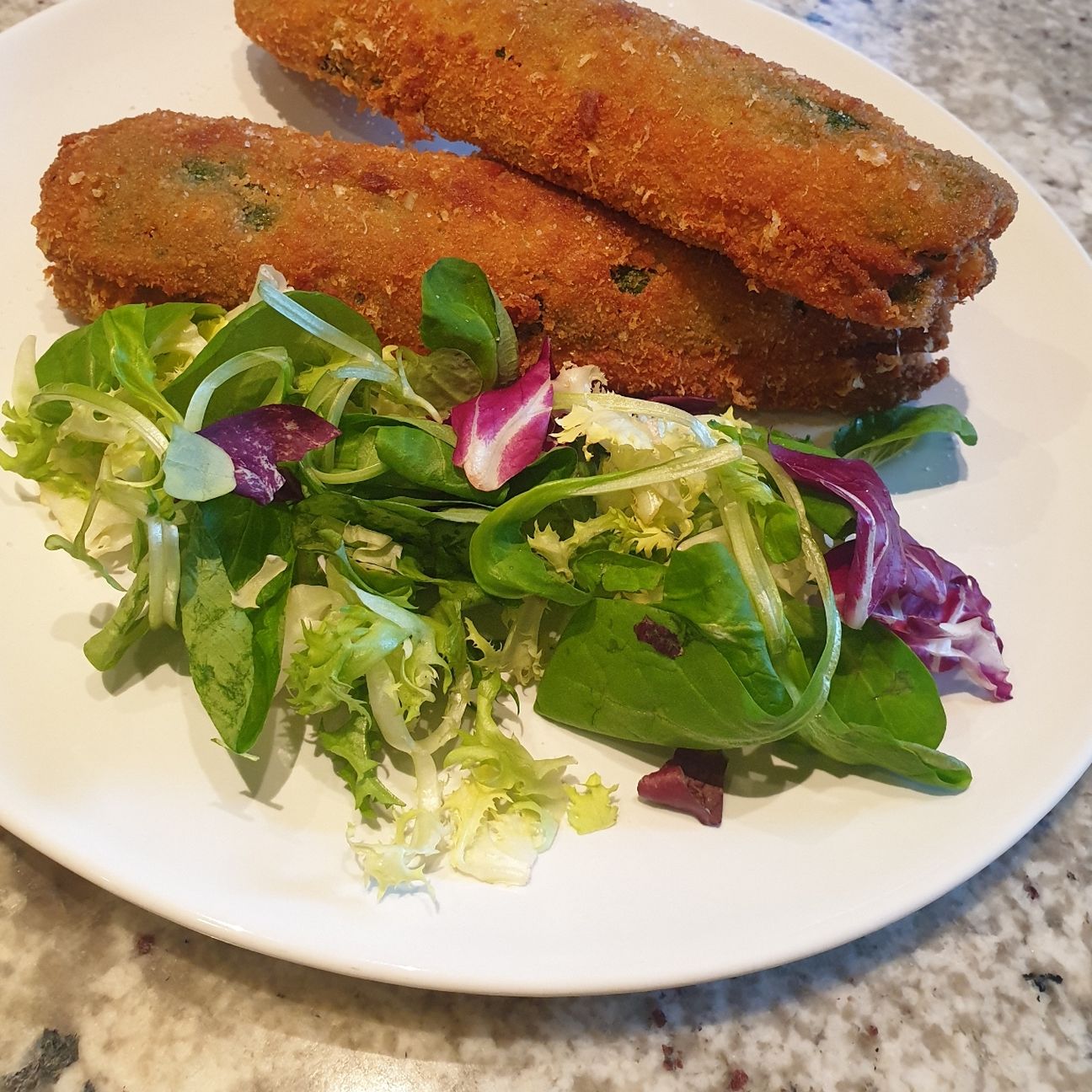 Cordon bleu di zucchine alla mozzarella e prosciutto cotto