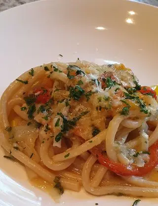 Ricetta Tonnarelli in crema di cipollotto con peperoni arrosto e pecorino romano di robertobabbilonia